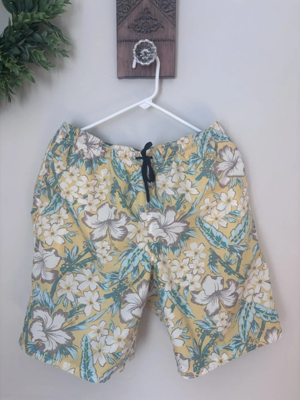 Lands' End Mens Size M Reversible Swim Trunks Green Yellow Floral Pockets